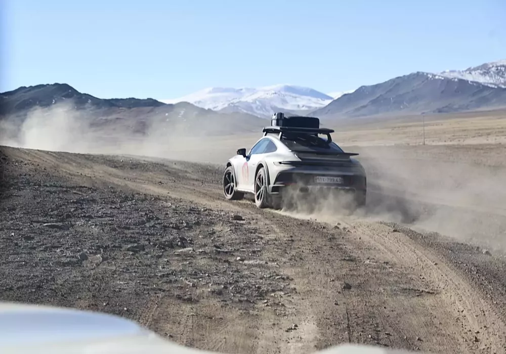 Rear view of the Porsche 911 Dakar