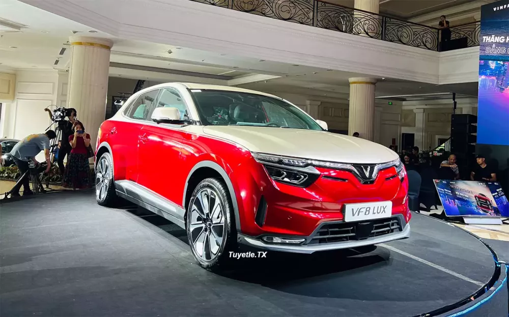 Ra mắt VinFast VF8 phiên bản nâng cấp. Ra mắt VinFast VF8 phiên bản nâng cấp.