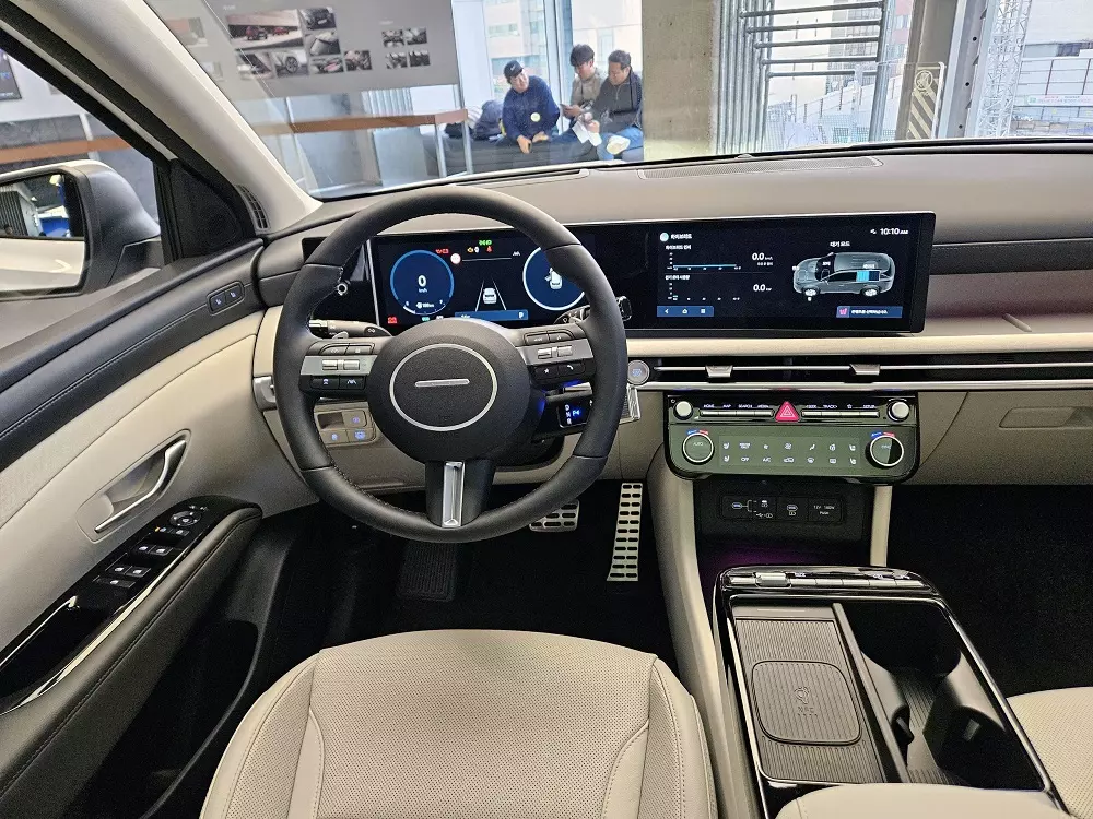 Interior of Hyundai Tucson 2025