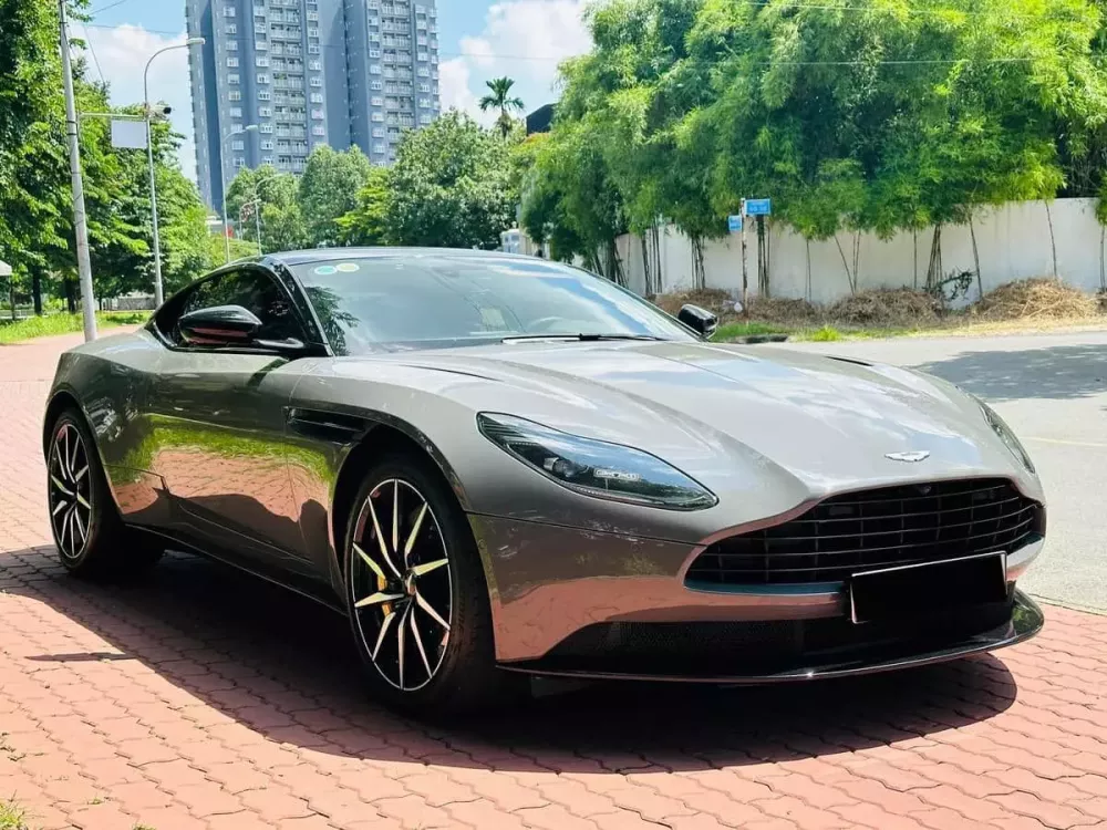 Side view of the Aston Martin DB11 V8