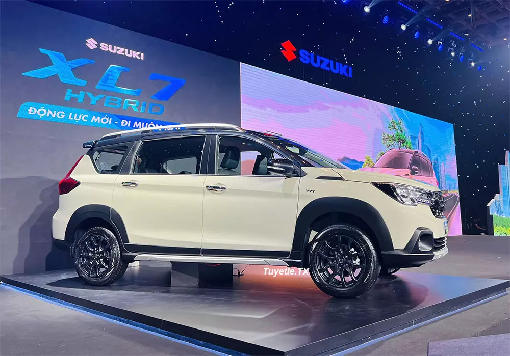 Suzuki XL7 Hybrid được bố sung gương chiếu hậu gập điện