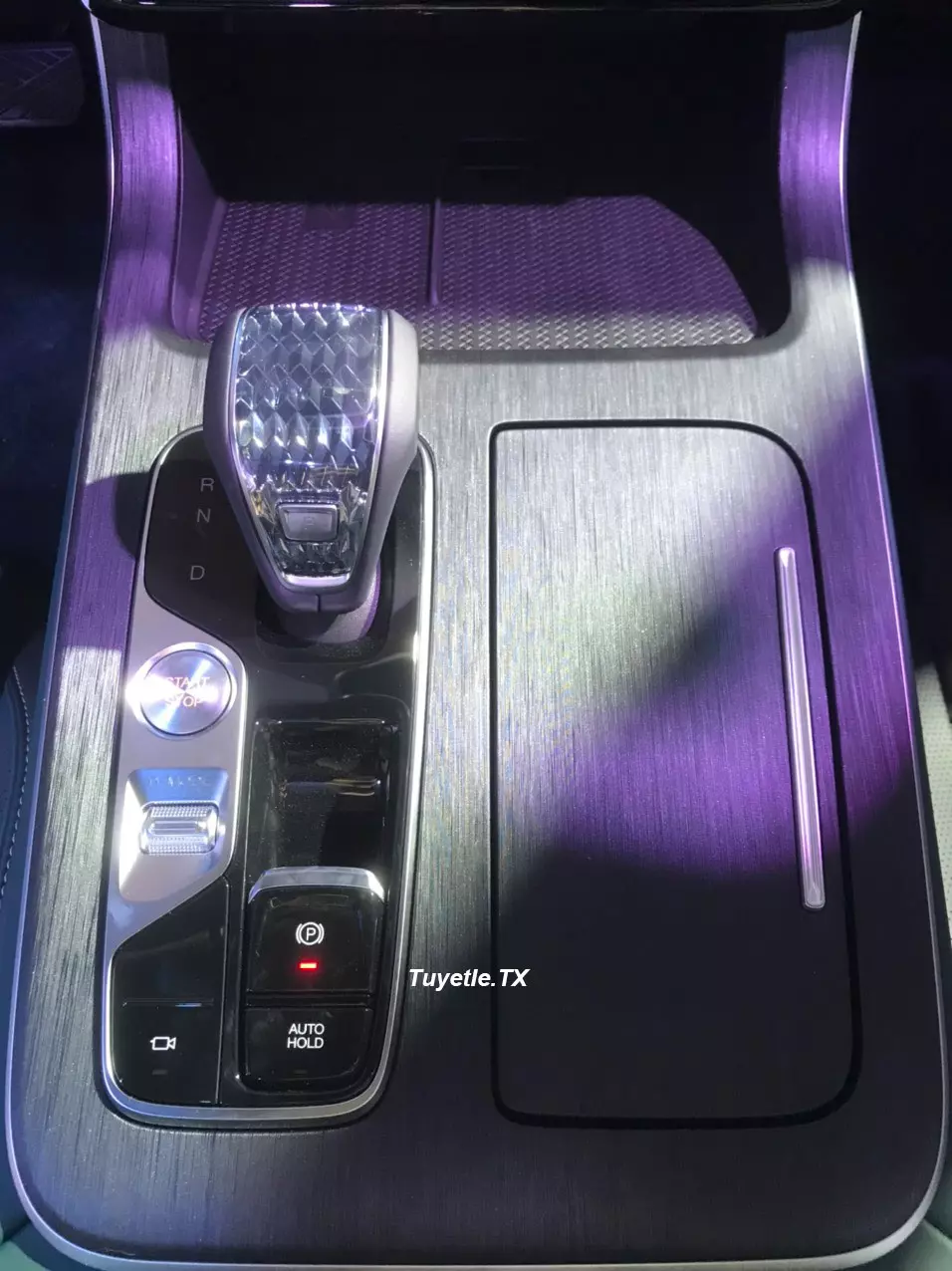 Cụm điều khiển trung tâm của GAC GS8 Cụm điều khiển trung tâm của GAC GS8