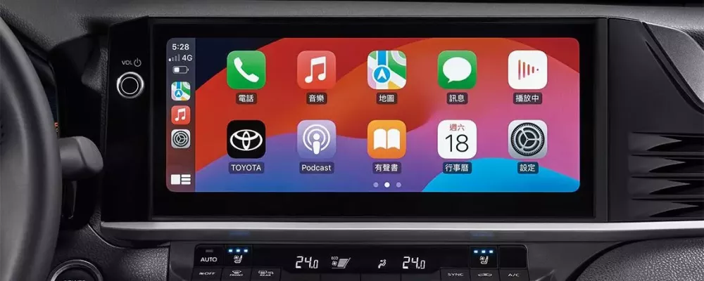 Central touchscreen display of Toyota Camry 2025