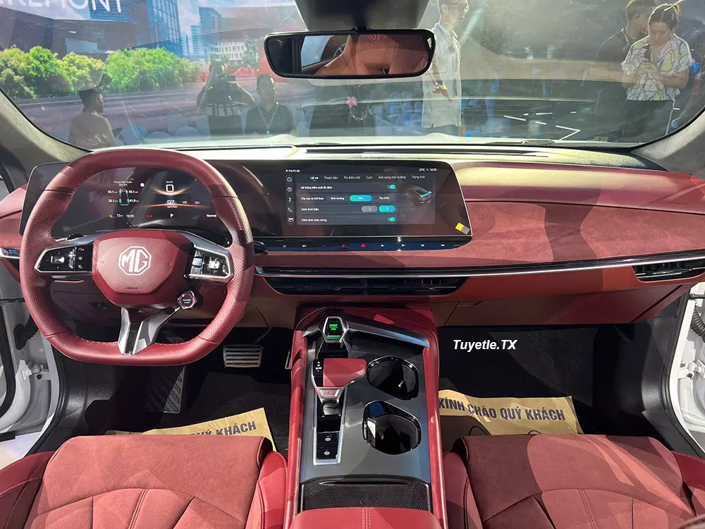 MG7 premium with red interior