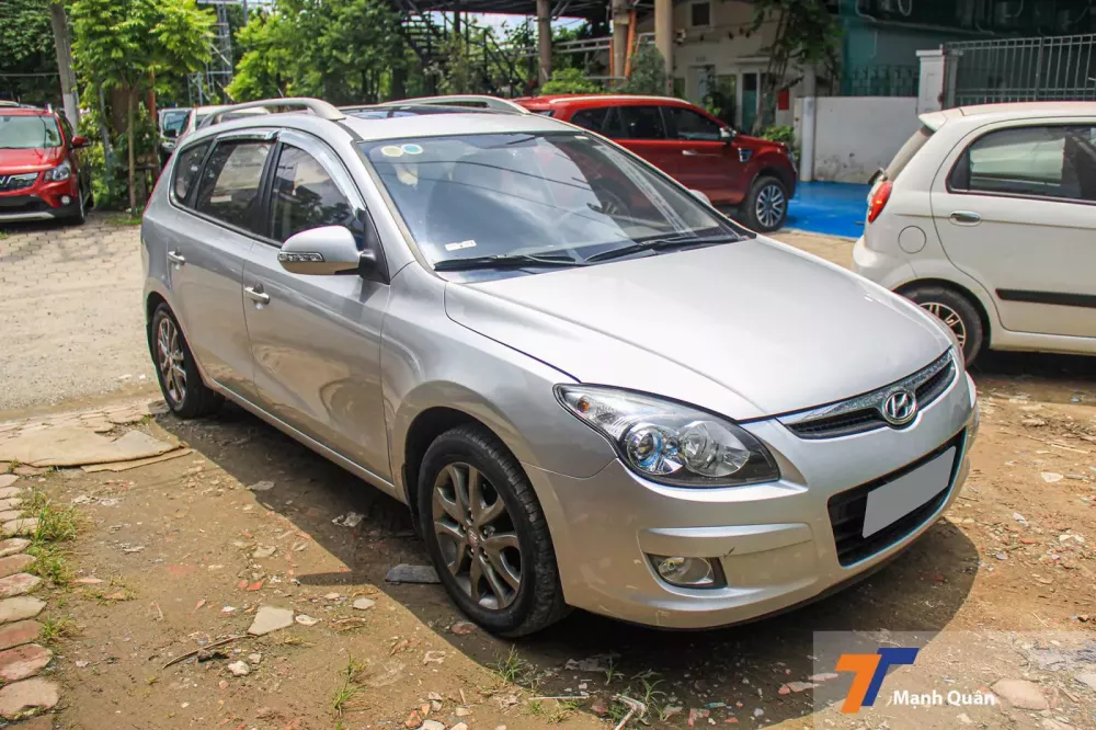 Hyundai i30 CW rear view