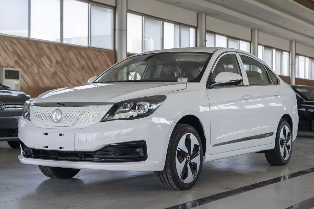 Cận cảnh Dongfeng E70 - xe điện giá rẻ sắp bán ở Việt Nam Cận cảnh Dongfeng E70 - xe điện giá rẻ sắp bán ở Việt Nam