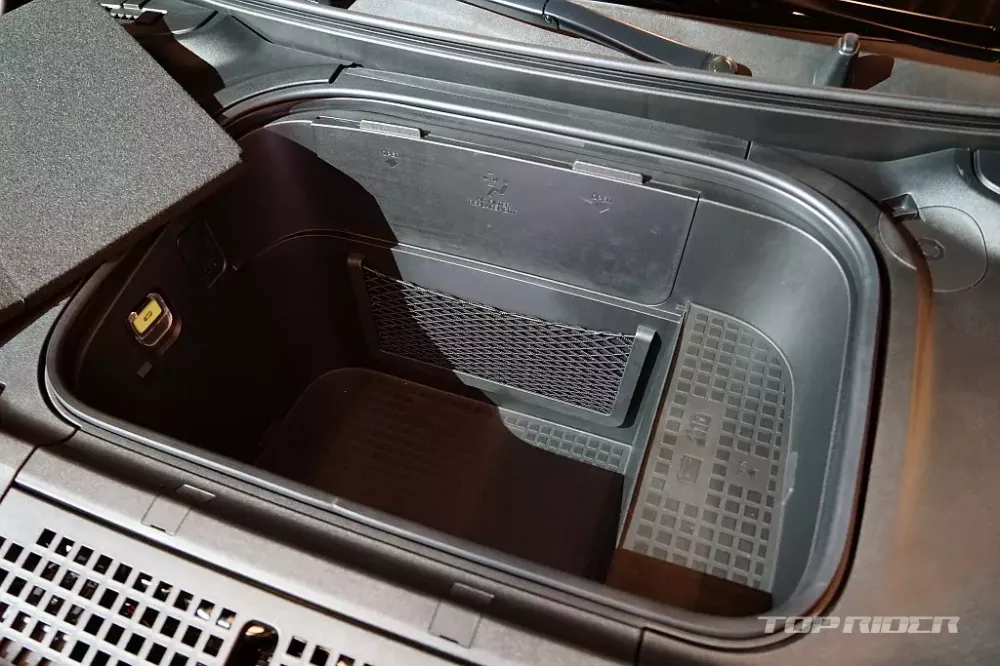 Ngăn chứa dồ bên dưới nắp ca-pô của Hyundai Ioniq 9 Ngăn chứa dồ bên dưới nắp ca-pô của Hyundai Ioniq 9