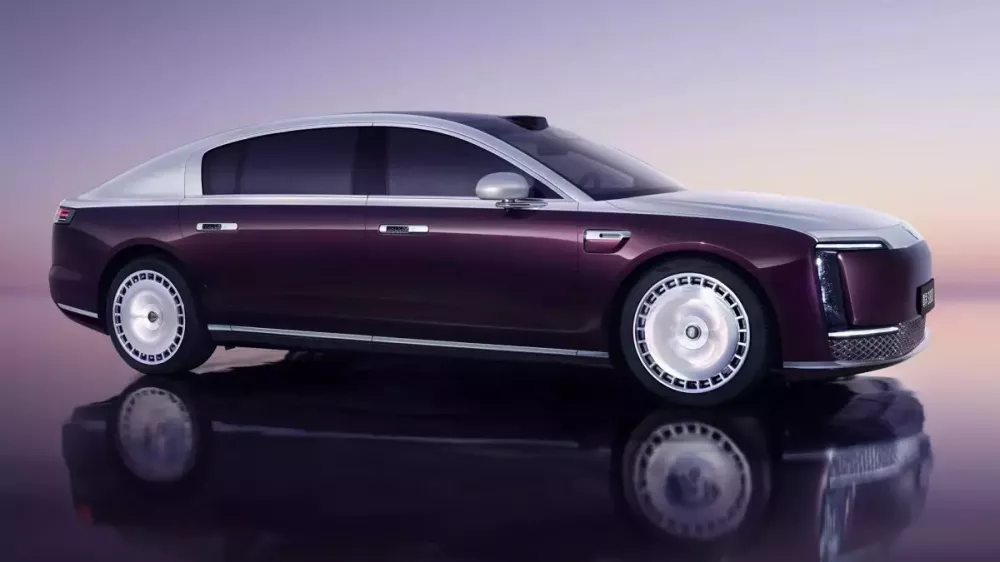 Maextro S800 - xe sang của hãng điện thoại Huawei với thiết kế lai giữa Rolls-Royce và Maybach