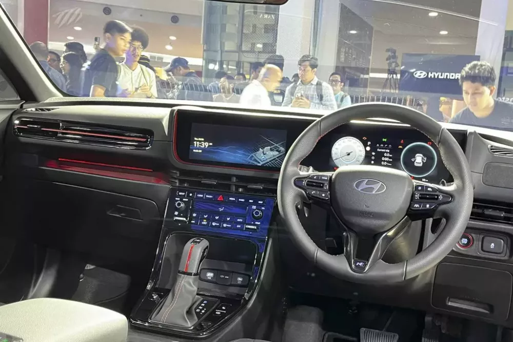 Hyundai Creta N Line 2025 interior accents