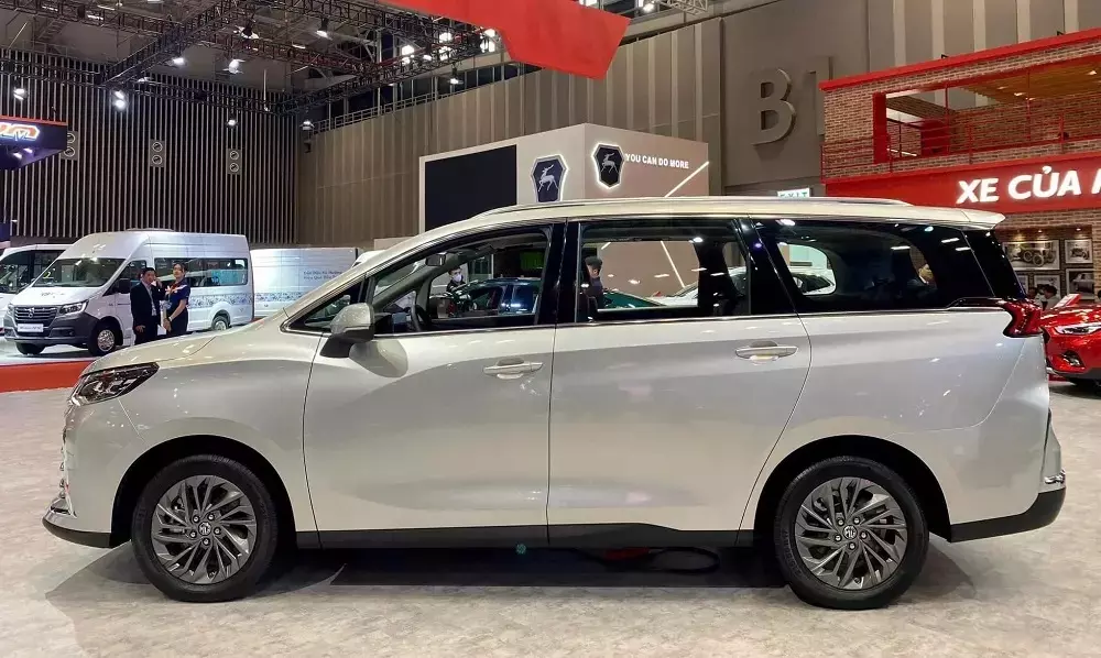 MG G50 dự kiến sẽ là xe MPV hạng trung rẻ nhất Việt Nam. MG G50 dự kiến sẽ là xe MPV hạng trung rẻ nhất Việt Nam.