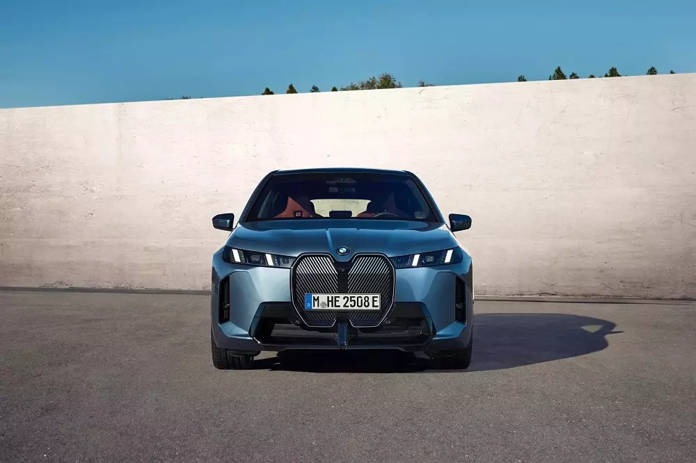 BMW iX 2025 có thêm lưới tản nhiệt mới BMW iX 2025 có thêm lưới tản nhiệt mới