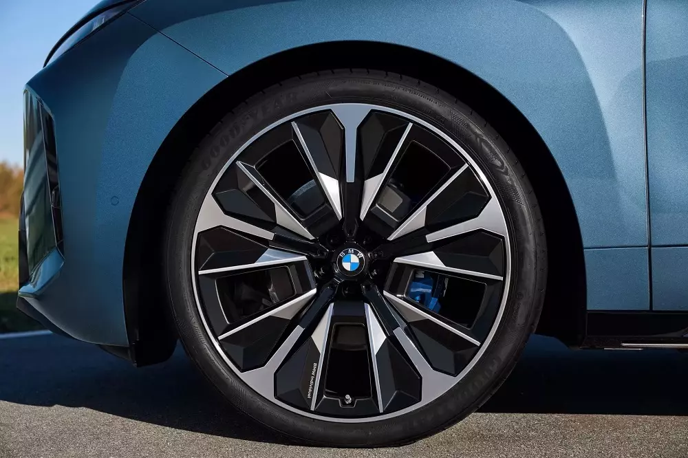 BMW iX 2025 có bộ vành lớn nhất với đường kính 23 inch BMW iX 2025 có bộ vành lớn nhất với đường kính 23 inch