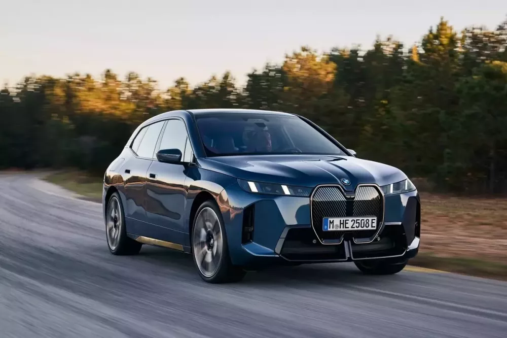 BMW iX 2025 ra mắt với thiết kế và trang bị cải tiến, thêm bản tiêu chuẩn giá rẻ hơn BMW iX 2025 ra mắt với thiết kế và trang bị cải tiến, thêm bản tiêu chuẩn giá rẻ hơn