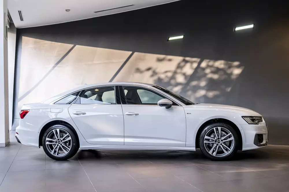 Audi A6 2025 màu trắng Glacier White Audi A6 2025 màu trắng Glacier White