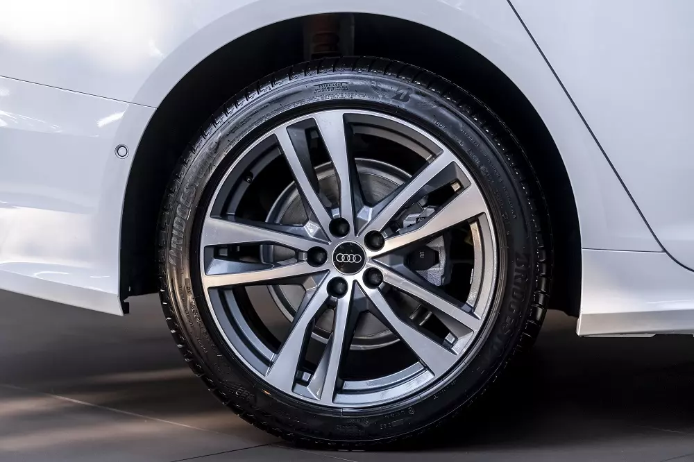 Vành hợp kim 19 inch mới của Audi A6 2025 Vành hợp kim 19 inch mới của Audi A6 2025