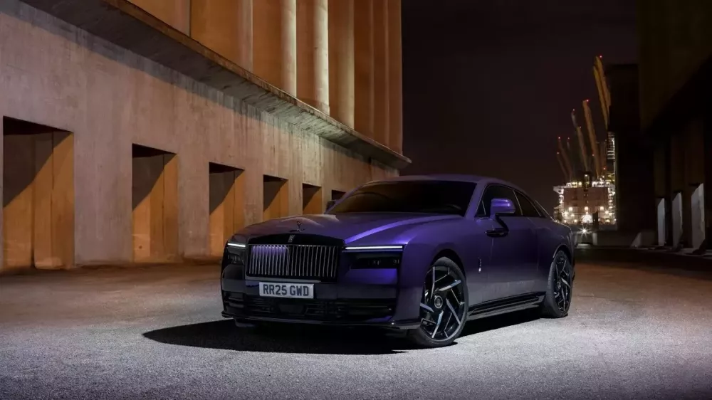 Rolls-Royce Black Badge Spectre mới ra mắt thị trường quốc tế