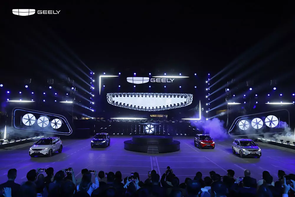 Geely Coolray chính thức ra mắt Việt Nam với giá thuộc hàng rẻ nhất phân khúc SUV cỡ B Geely Coolray chính thức ra mắt Việt Nam với giá thuộc hàng rẻ nhất phân khúc SUV cỡ B