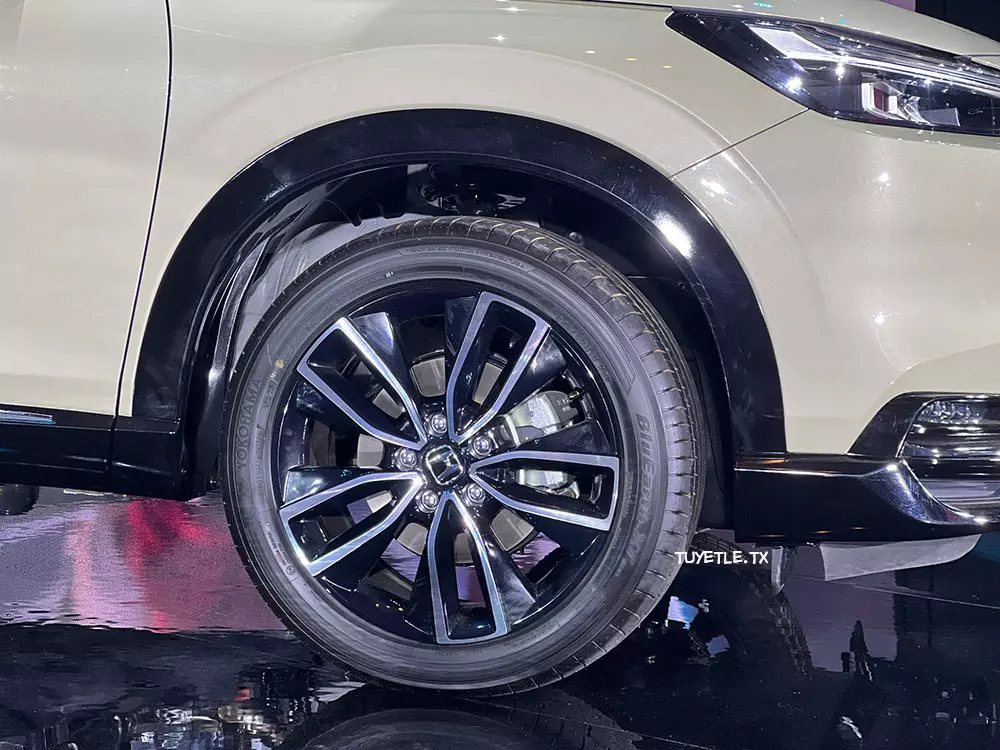 Vành 18 inch mới của Honda HR-V 2025 bản cao cấp nhất Vành 18 inch mới của Honda HR-V 2025 bản cao cấp nhất