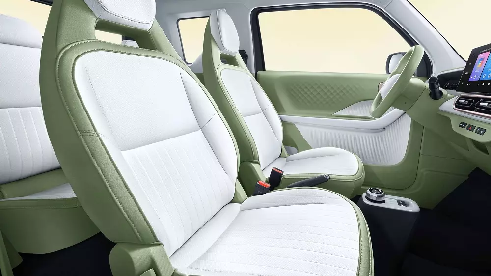 Ghế của Geely Panda Mini 2025 được phối màu trẻ trung Ghế của Geely Panda Mini 2025 được phối màu trẻ trung