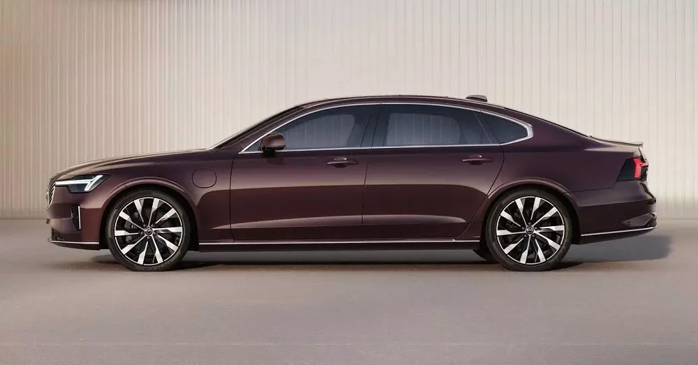 Volvo S90 2025 màu đỏ mới Volvo S90 2025 màu đỏ mới