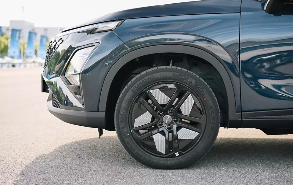 Vành la-zăng với thiết kế khí động lực học của Omoda C5 HEV Vành la-zăng với thiết kế khí động lực học của Omoda C5 HEV