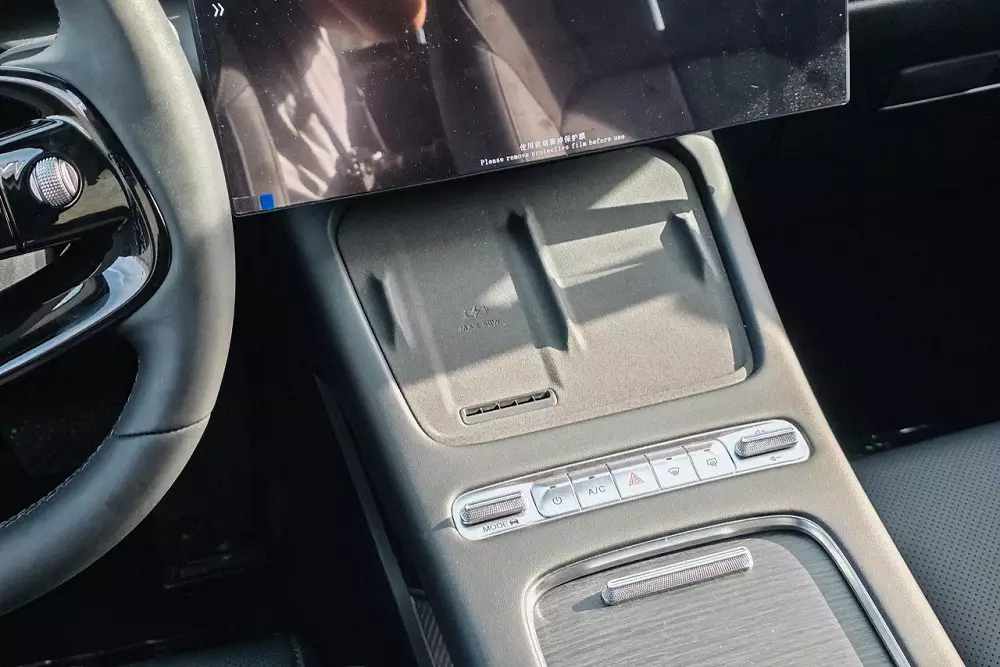 Wireless charging and rear air vents