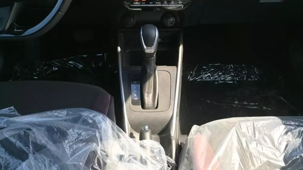 Suzuki Fronx dùng phanh tay chỉnh cơ tương tự các đối thủ cùng phân khúc Suzuki Fronx dùng phanh tay chỉnh cơ tương tự các đối thủ cùng phân khúc