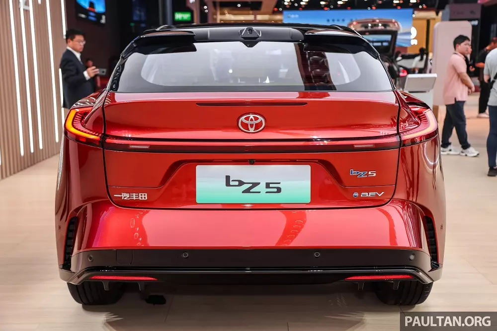Toyota bZ5 dùng mô-tơ điện và pin của BYD Toyota bZ5 dùng mô-tơ điện và pin của BYD