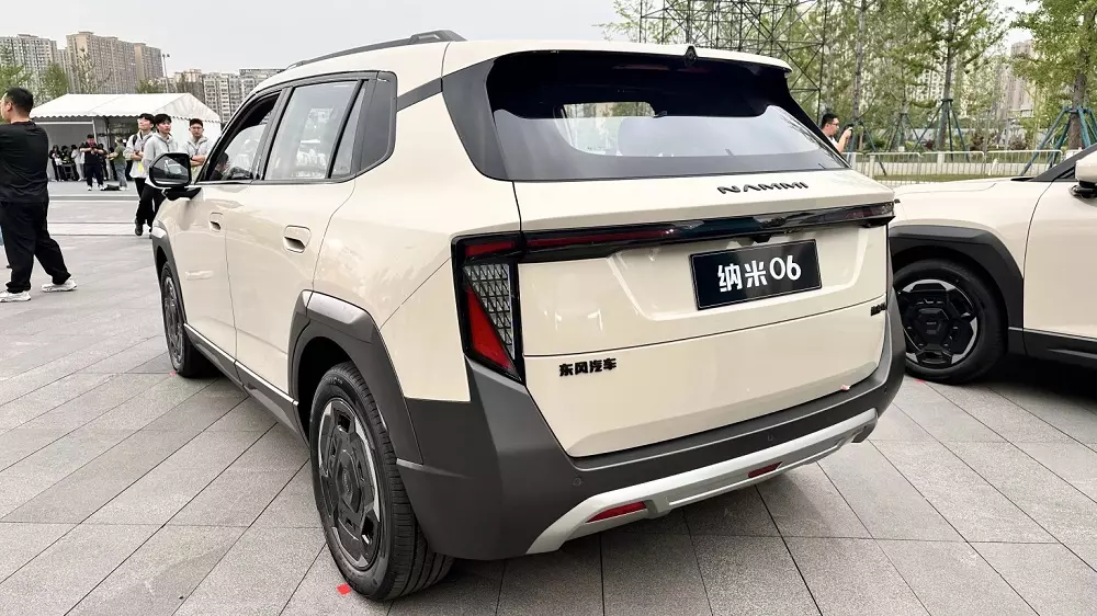 Nammi 06 nhìn từ phía sau Nammi 06 nhìn từ phía sau