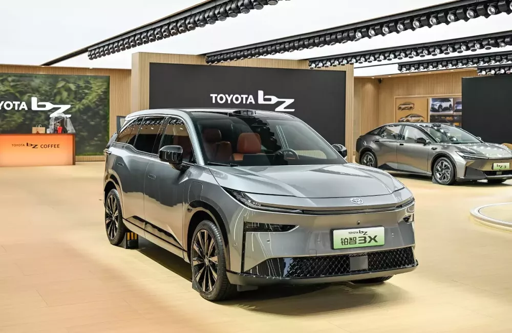 Toyota bZ3X bán chạy như tôm tươi, 12.000 khách hàng đang xếp hàng chờ nhận xe