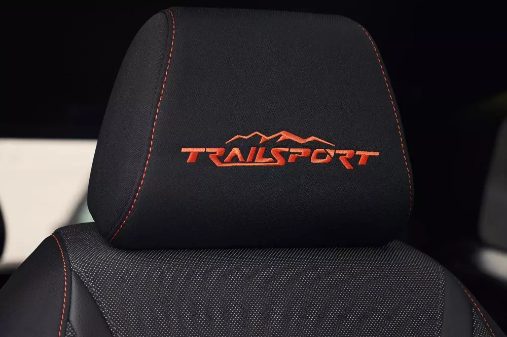 Logo TrailSport trên tựa đầu ghế của Honda CR-V TrailSport 2026 trên thực tế chỉ là xe mang phong cách off-road Logo TrailSport trên tựa đầu ghế của Honda CR-V TrailSport 2026 trên thực tế chỉ là xe mang phong cách off-road