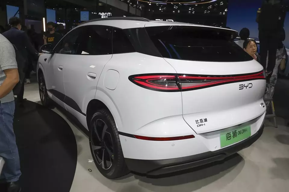 BYD Sealion 06 có kích thước lớn hơn Sealion 6 đang bán ở Việt Nam BYD Sealion 06 có kích thước lớn hơn Sealion 6 đang bán ở Việt Nam