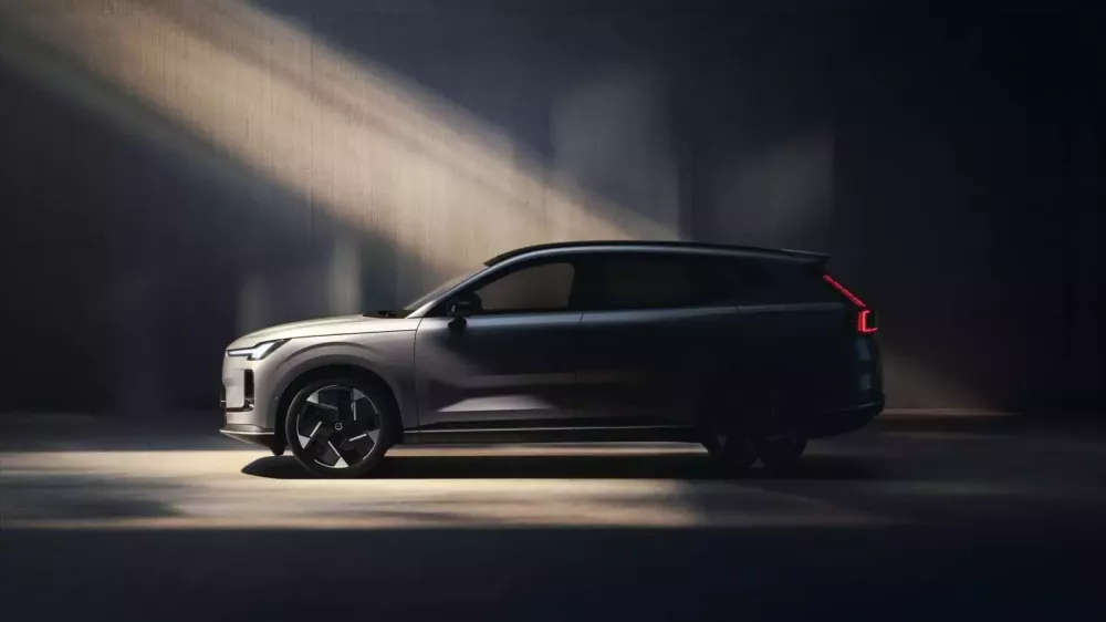 Volvo XC70 tái xuất dưới dạng SUV gia đình Volvo XC70 tái xuất dưới dạng SUV gia đình