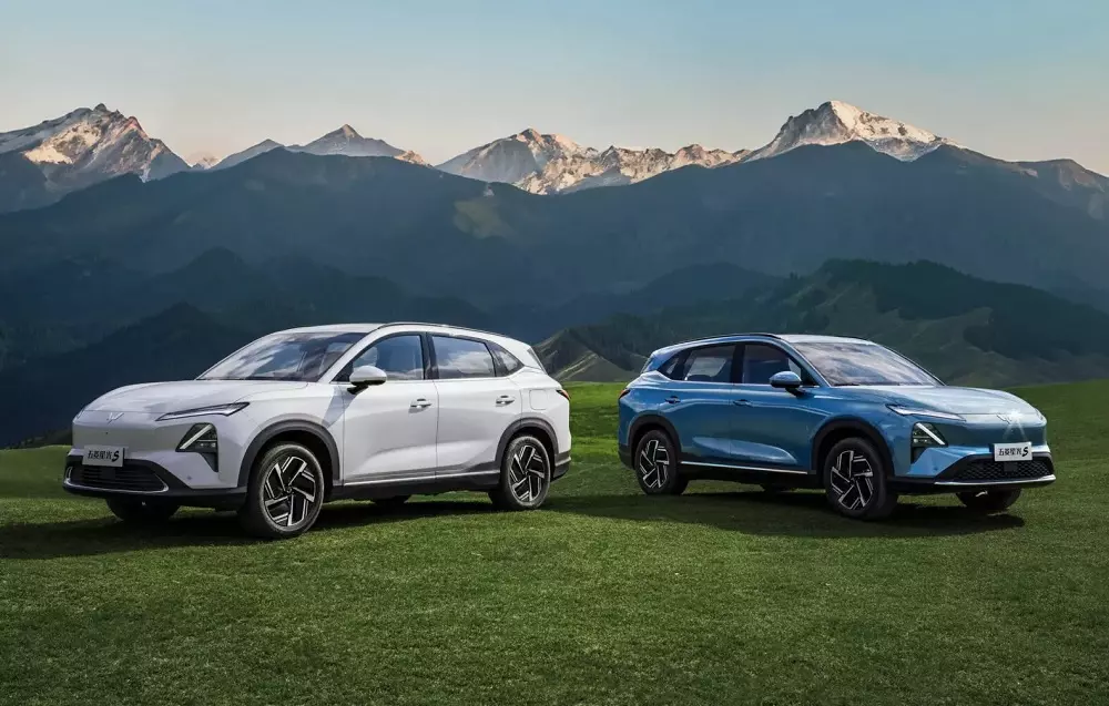 Wuling Starlight S hiện đang bán tại Trung Quốc Wuling Starlight S hiện đang bán tại Trung Quốc