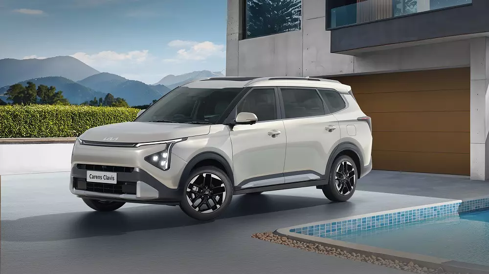 ADAS và cửa sổ trời toàn cảnh là nâng cấp đáng chú ý so với Carens ADAS và cửa sổ trời toàn cảnh là nâng cấp đáng chú ý so với Carens