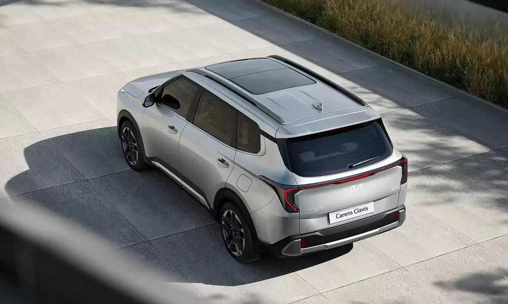 Kia Carens Clavis 2025 có thêm tùy chọn động cơ xăng tăng áp 160 mã lực với hộp số sàn Kia Carens Clavis 2025 có thêm tùy chọn động cơ xăng tăng áp 160 mã lực với hộp số sàn