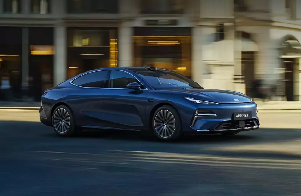 Geely Galaxy Starshine 8 có thể đi từ Hà Nội vào Tp. Hồ Chí Minh chỉ với 1 bình xăng Geely Galaxy Starshine 8 có thể đi từ Hà Nội vào Tp. Hồ Chí Minh chỉ với 1 bình xăng