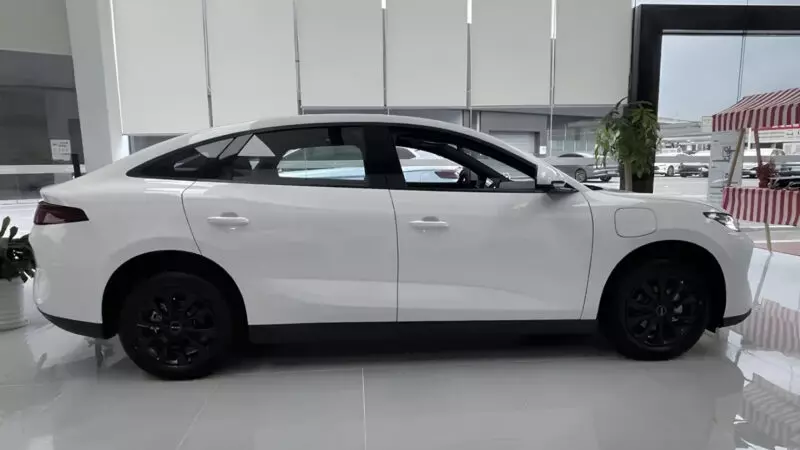 BYD e7 dùng vành 16 inch BYD e7 dùng vành 16 inch