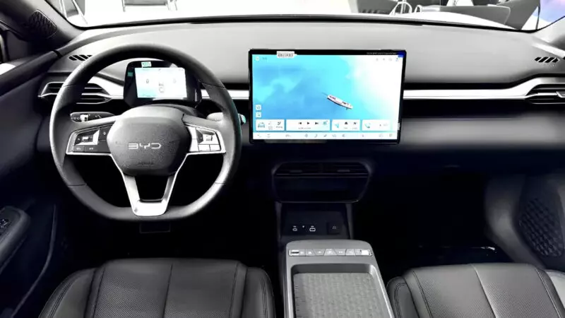 Tuy là xe giá rẻ nhưng BYD e7 vẫn có màn hình cảm ứng cỡ lớn Tuy là xe giá rẻ nhưng BYD e7 vẫn có màn hình cảm ứng cỡ lớn