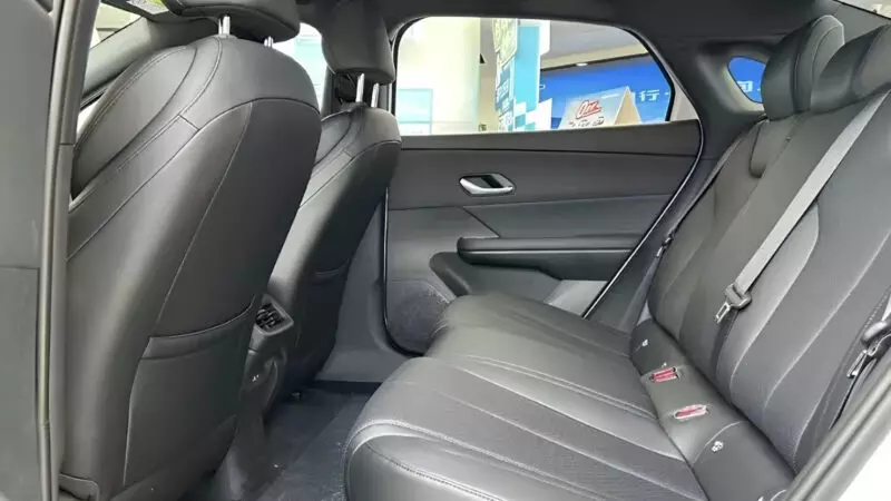 Hàng ghế sau của BYD e7 Hàng ghế sau của BYD e7
