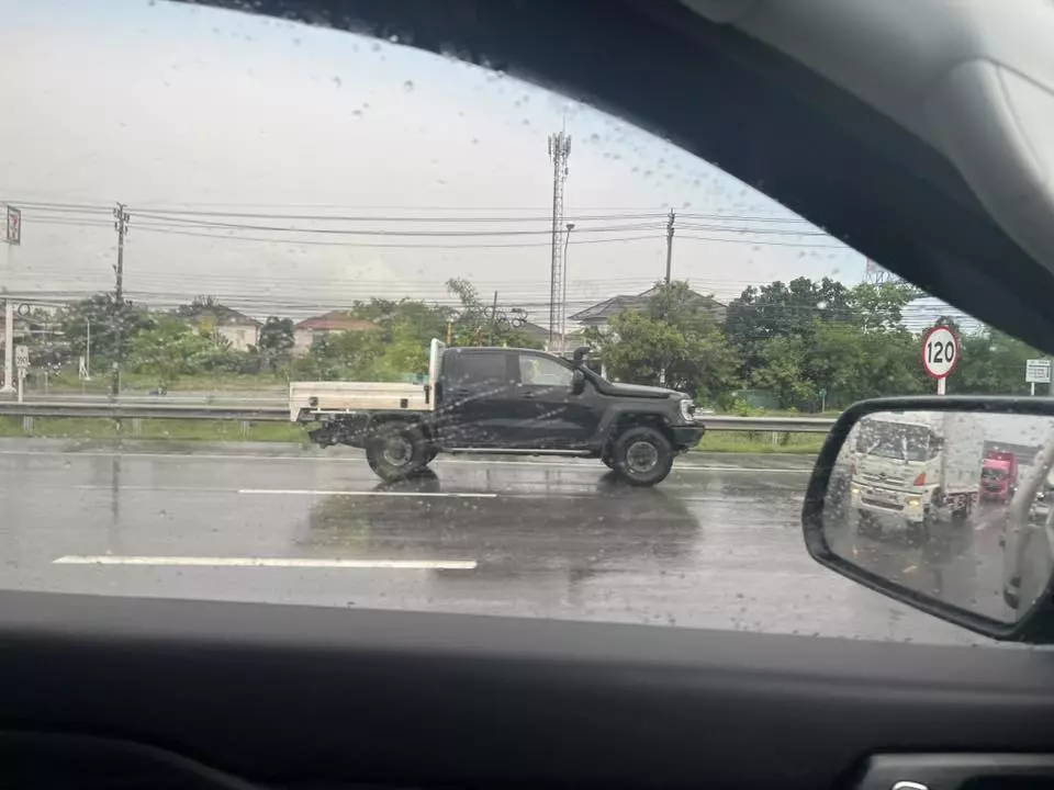Ford Ranger Super Duty chạy thử trên đường phố Thái Lan Ford Ranger Super Duty chạy thử trên đường phố Thái Lan