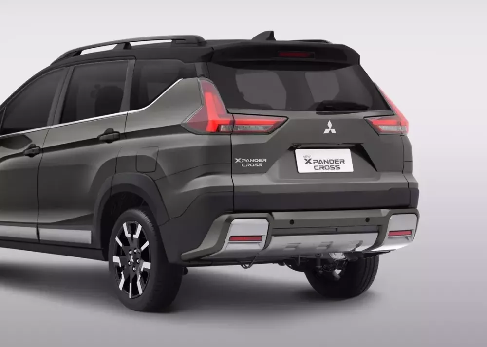 Mitsubishi Xpander Cross 2026 nhìn từ phía sau Mitsubishi Xpander Cross 2026 nhìn từ phía sau