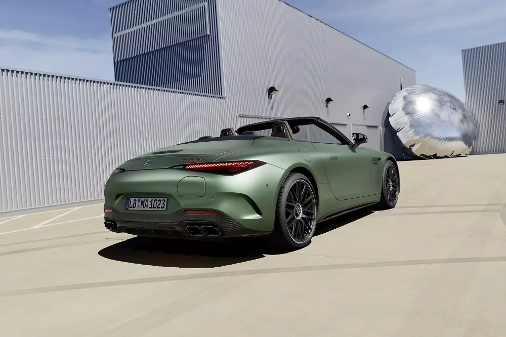 Mercedes-AMG SL 63 S E Performance sẽ được trưng bày tại sự kiện mang tên “Không gian tuyệt tác Mercedes-Benz” Mercedes-AMG SL 63 S E Performance sẽ được trưng bày tại sự kiện mang tên “Không gian tuyệt tác Mercedes-Benz”