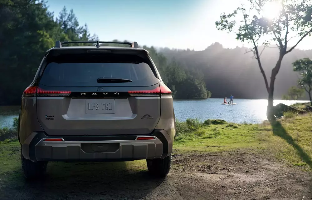 Toyota RAV4 2026 có thêm đèn hậu mới Toyota RAV4 2026 có thêm đèn hậu mới