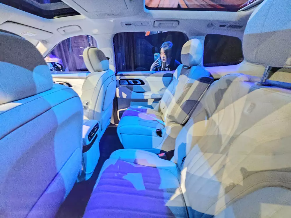 Hàng ghế thứ hai của Geely Galaxy M9 Hàng ghế thứ hai của Geely Galaxy M9