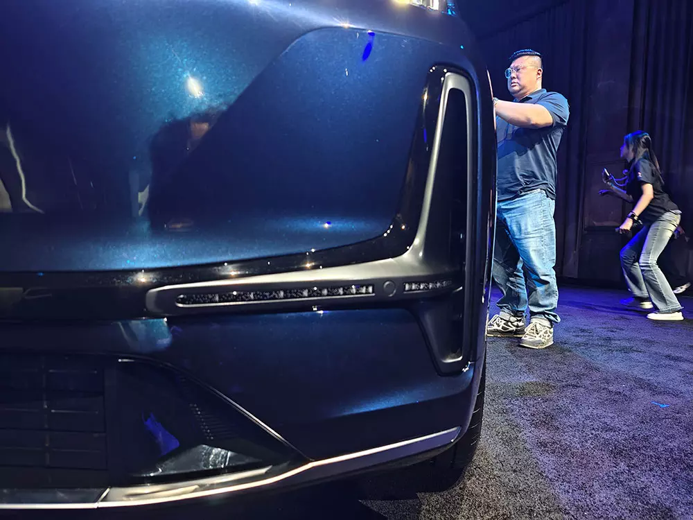 Khe gió trên cản trước của Geely Galaxy M9 Khe gió trên cản trước của Geely Galaxy M9