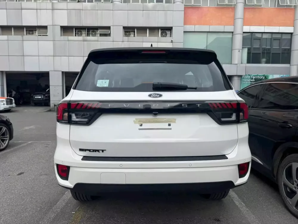 Ford Everest Sport phiên bản đặc biệt không có các tính năng an toàn chủ động ADAS Ford Everest Sport phiên bản đặc biệt không có các tính năng an toàn chủ động ADAS