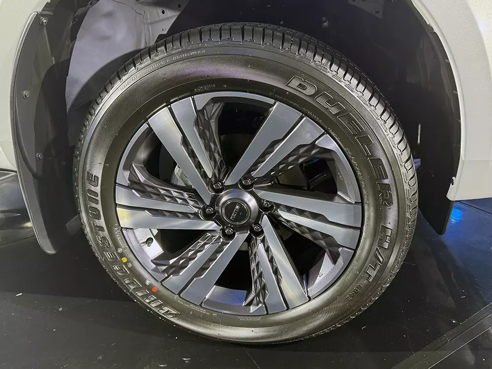 Bộ vành 18 inch của Isuzu mu-X 2025 Bộ vành 18 inch của Isuzu mu-X 2025