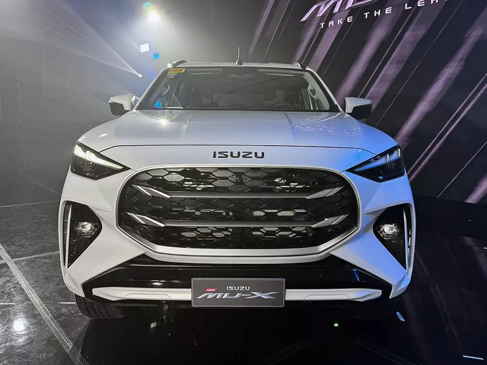 Thiết kế đầu xe cải tiến của Isuzu mu-X 2025 