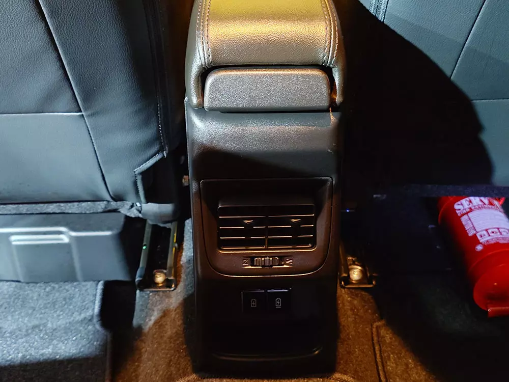 Cửa gió ở hàng ghế sau của Suzuki Fronx Cửa gió ở hàng ghế sau của Suzuki Fronx